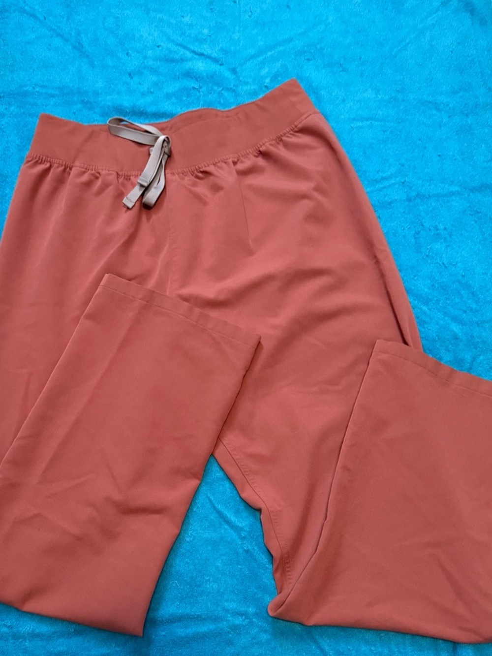 Figs Scrubs Pants Large in Mauve